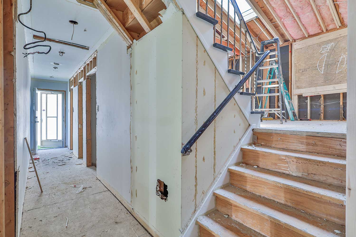 103-Cassandra-Blvd-(12)