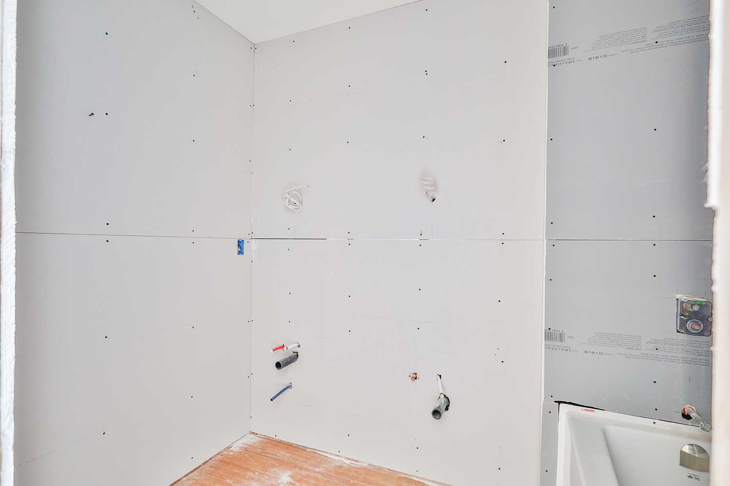 103-Cassandra-Blvd-bathroom-3