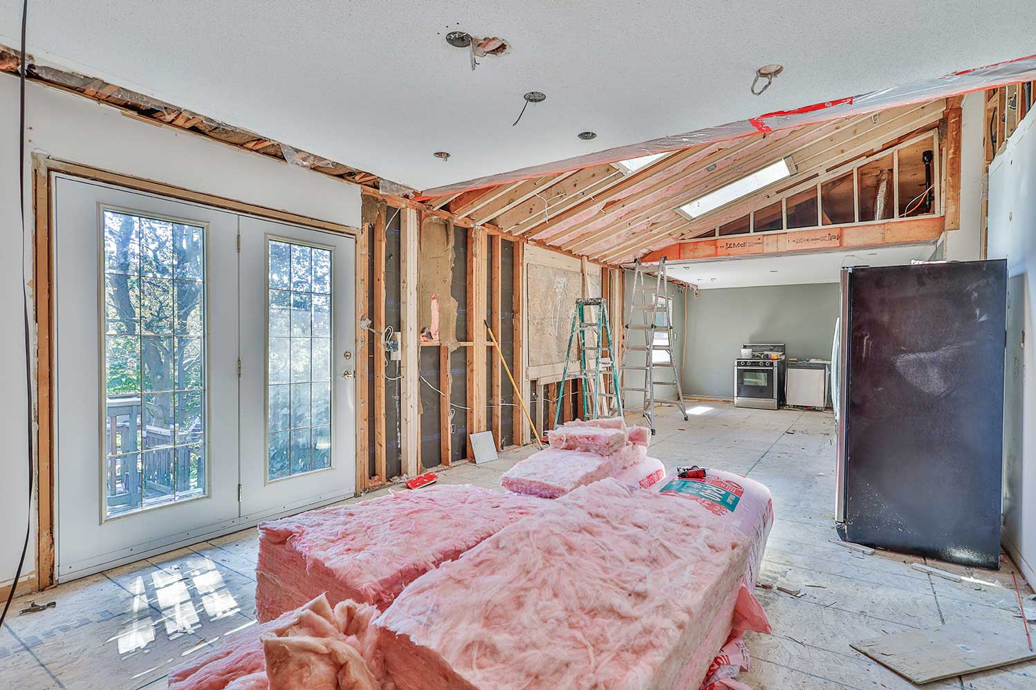 103-Cassandra-Blvd-living-room-3