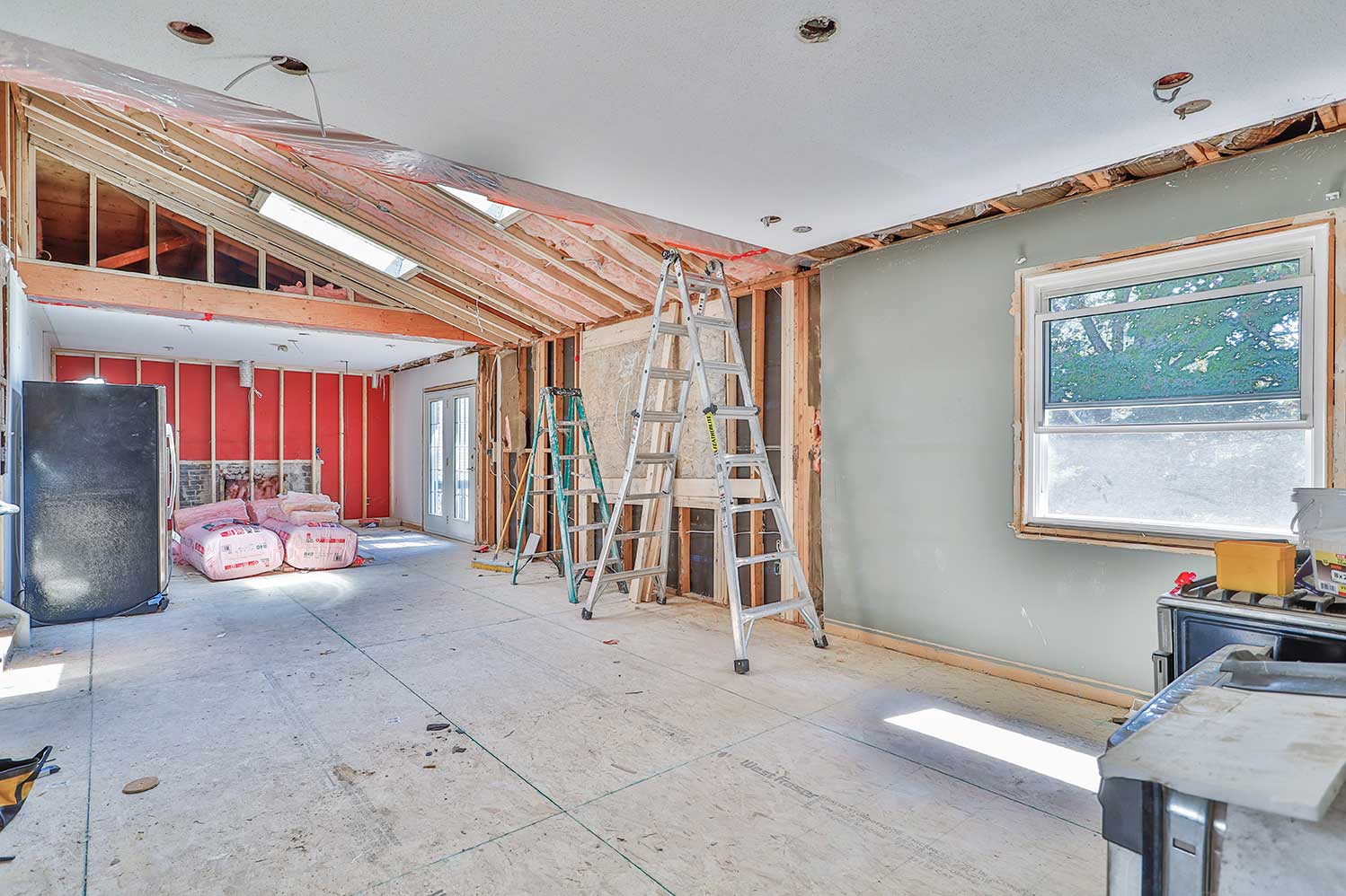 103-Cassandra-Blvd-living-room-4