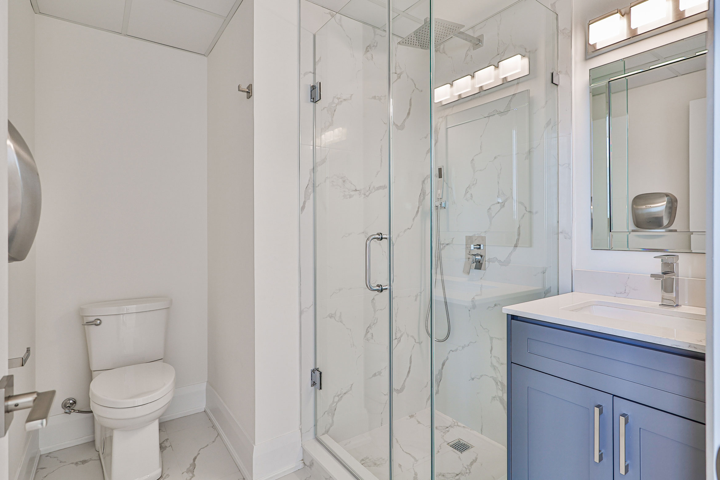1275 finch avenue west - Bathroom - 2