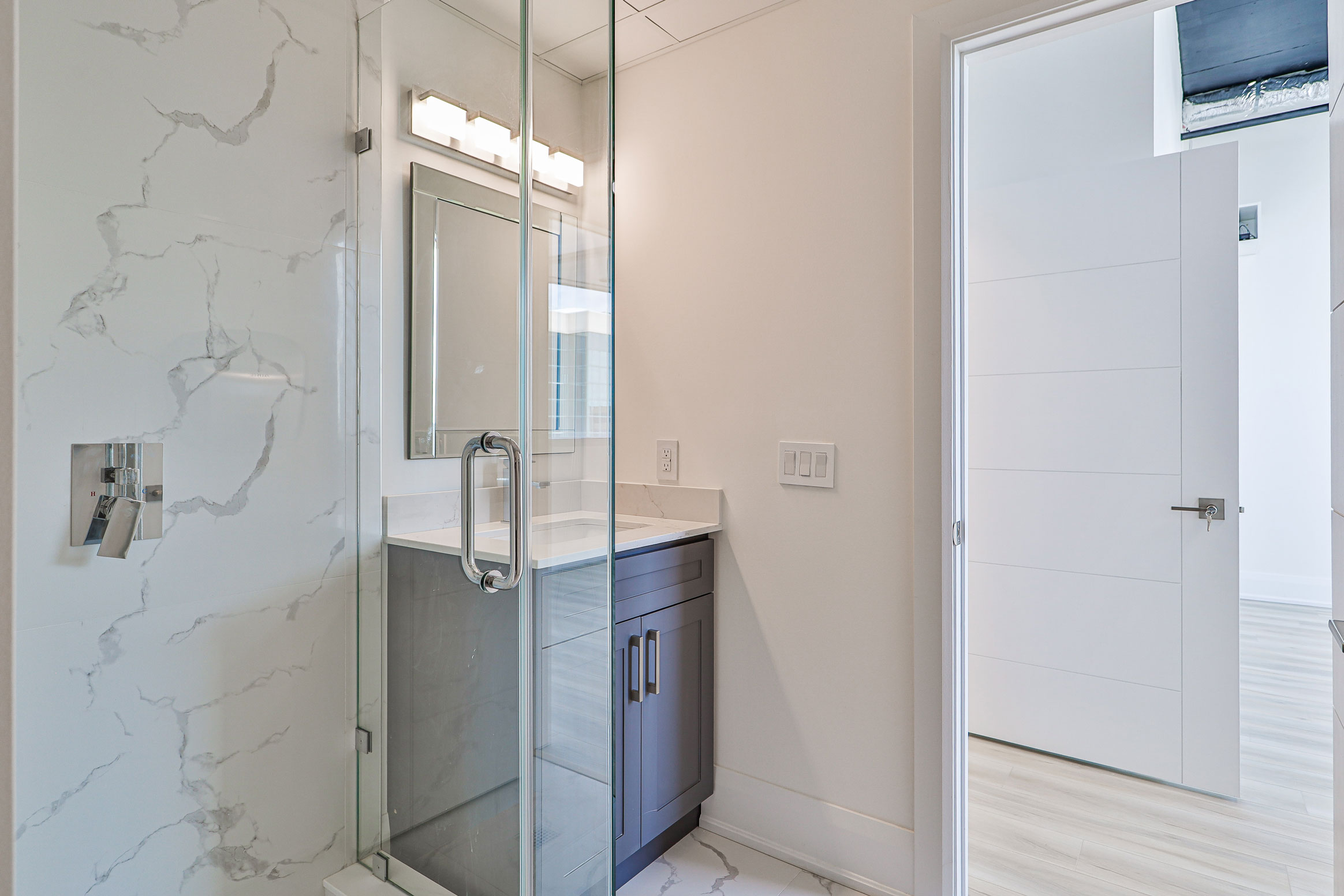 1275 finch avenue west - Bathroom - 4