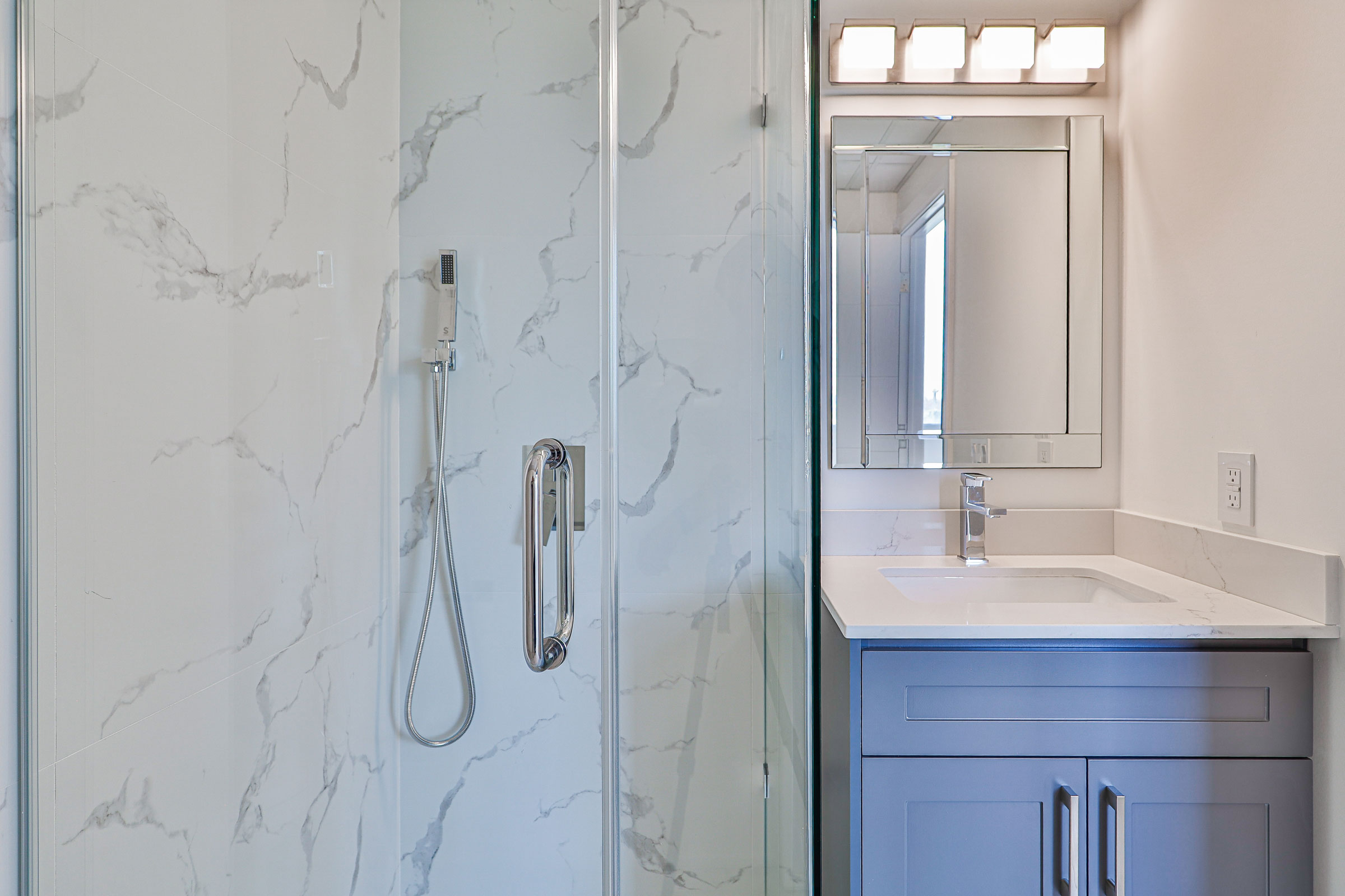 1275 finch avenue west - Bathroom - 5