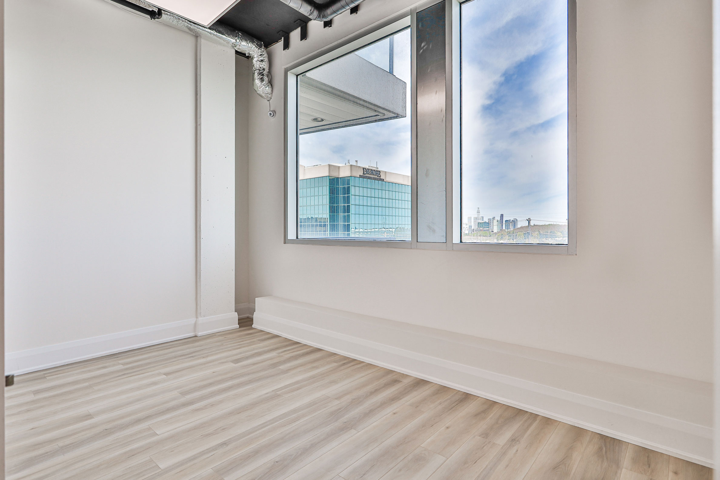 1275 finch avenue west - Kitchen and staff room - 1