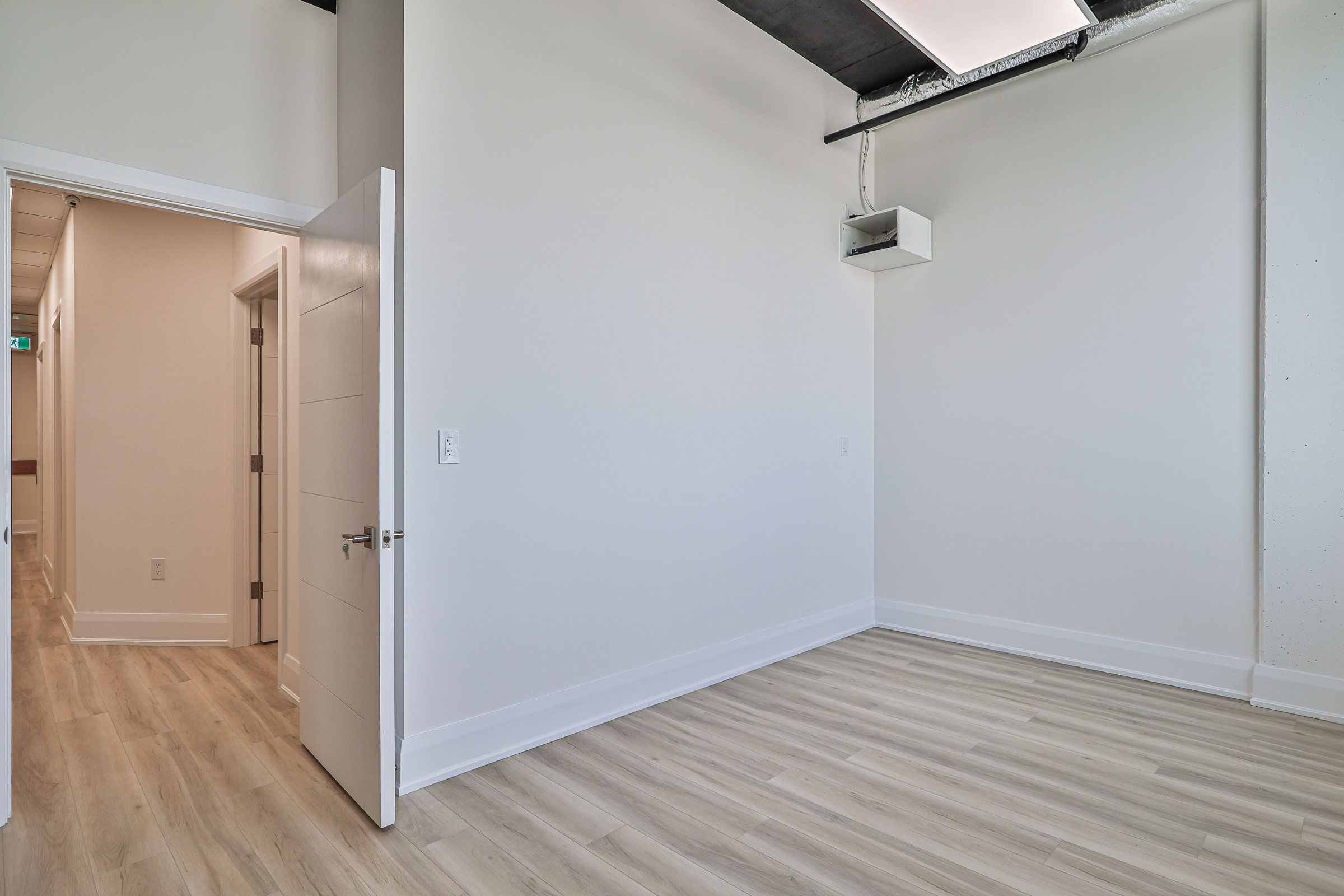 1275 finch avenue west - Kitchen and staff room - 5