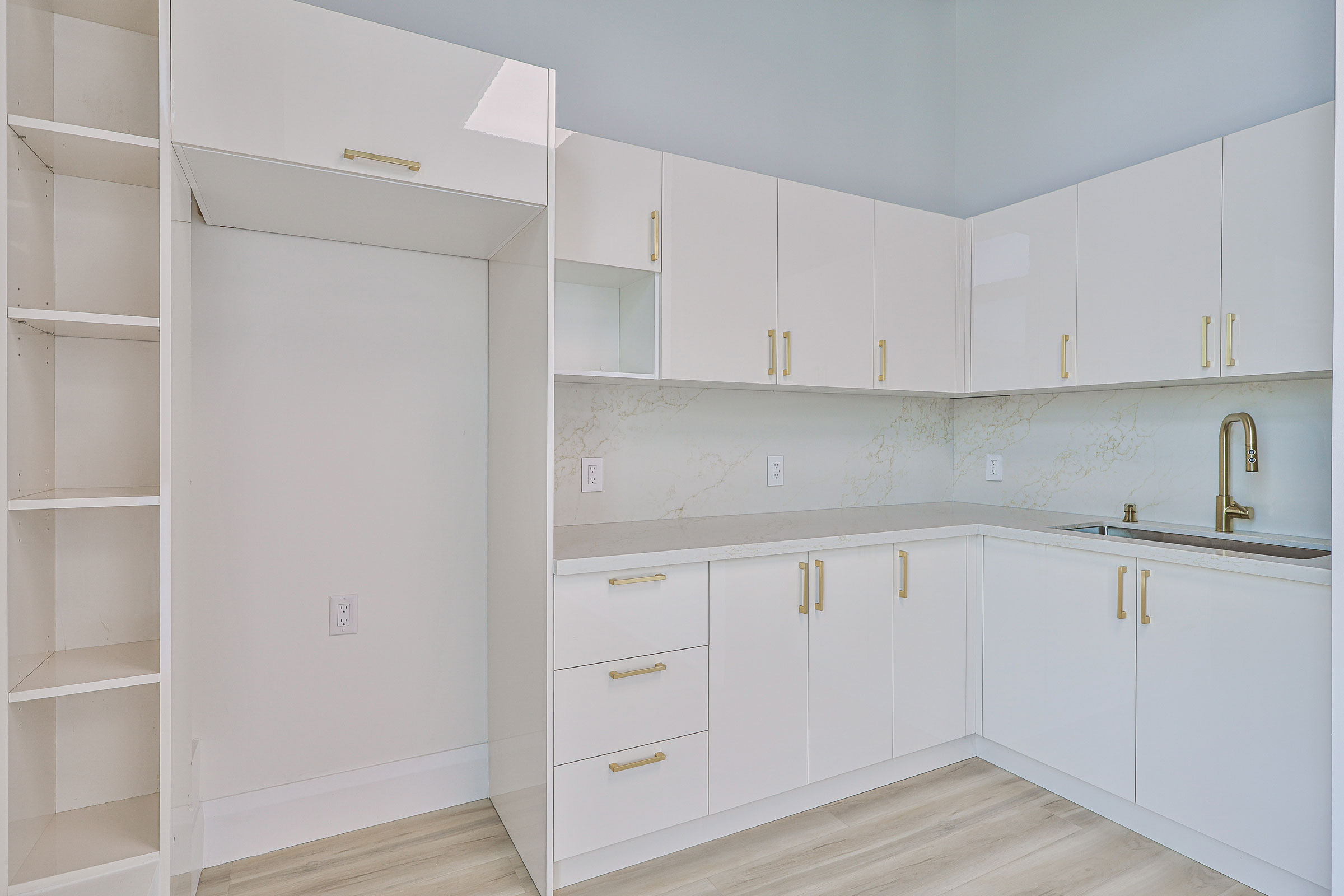 1275 finch avenue west - Kitchen and staff room - 6